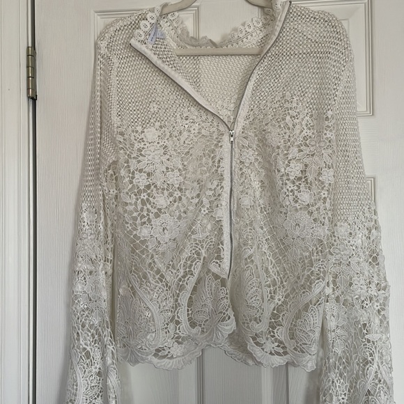 New York and Company white lace blouse Sz med - Picture 5 of 5